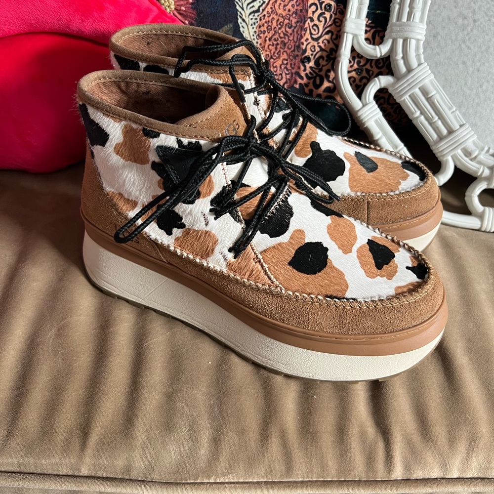 UGG MARIN BOOTIE COW PRINT SUEDE CHESTNUT